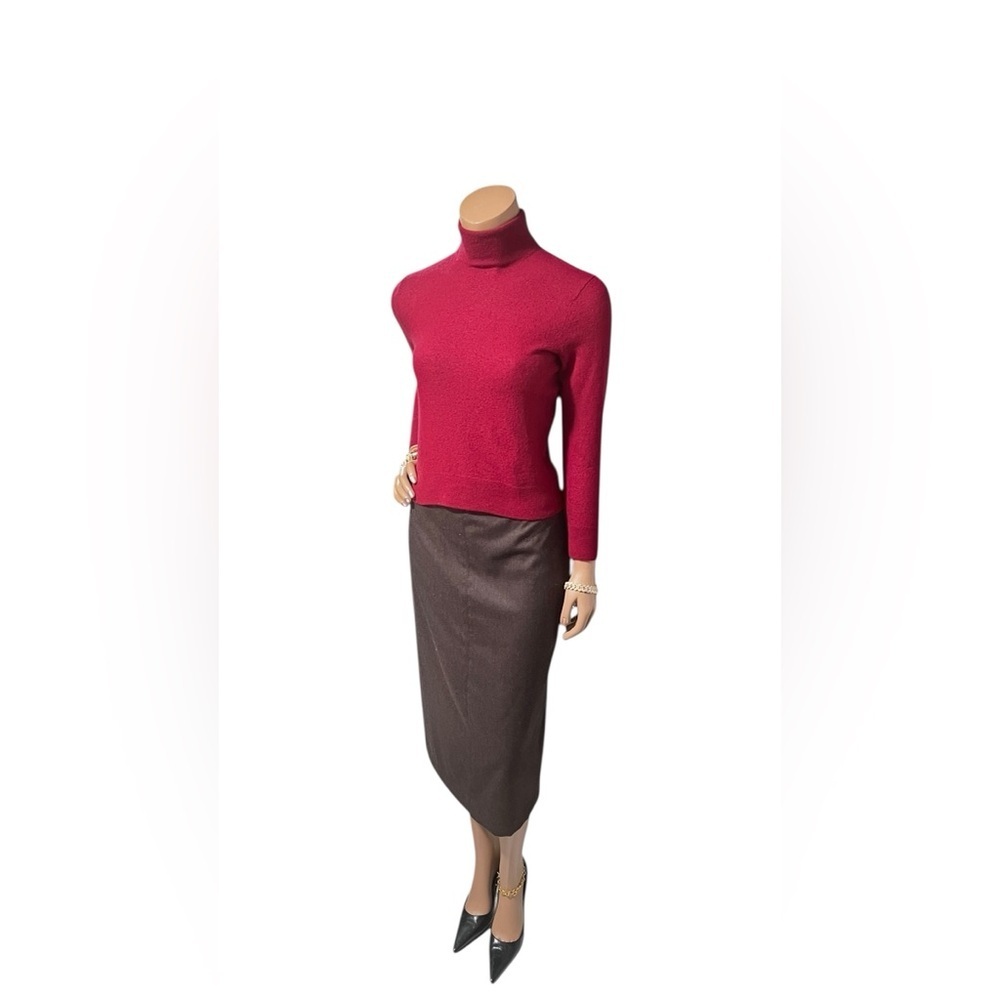Chic Brown Pencil Skirt and a Banana Republic knit Sweater. Y2K Trending☑️ - Picture 4 of 15